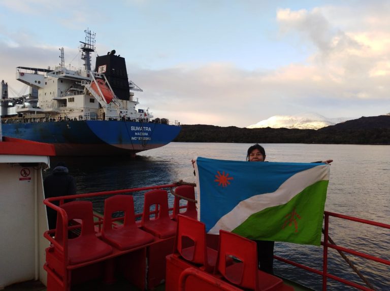 Kawesqar de Puerto Eden exigen que buque varado sea retirado de inmediato de Parque Nacional