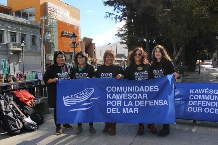 Victoria de comunidad Kawesqar en Patagonia: Corte Suprema anula Permiso Ambiental de una de las mayores piscicultura de salmón a nivel global