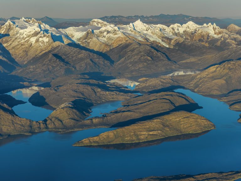 Informe reafirma incompatibilidad de la industria salmonera en la Reserva Nacional Kawésqar