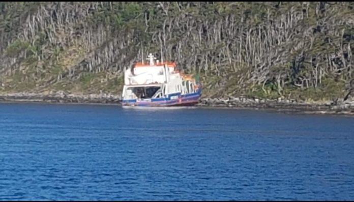 barcaza rio verde frasal varada 8 dic 2022