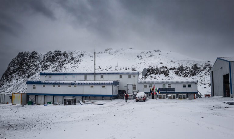 Una mujer dirigirá una base científica chilena en la Antártica