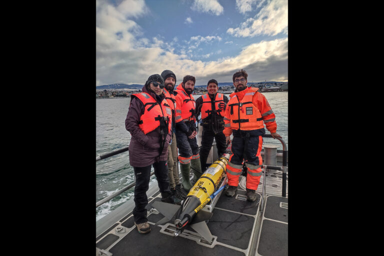 Hito en la oceanografía subantártica: histórico despliegue de planeador submarino autónomo en el estrecho de Magallanes