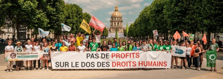 Asociaciones y sindicatos protestan contra ola de desregulación ambiental y social en Francia